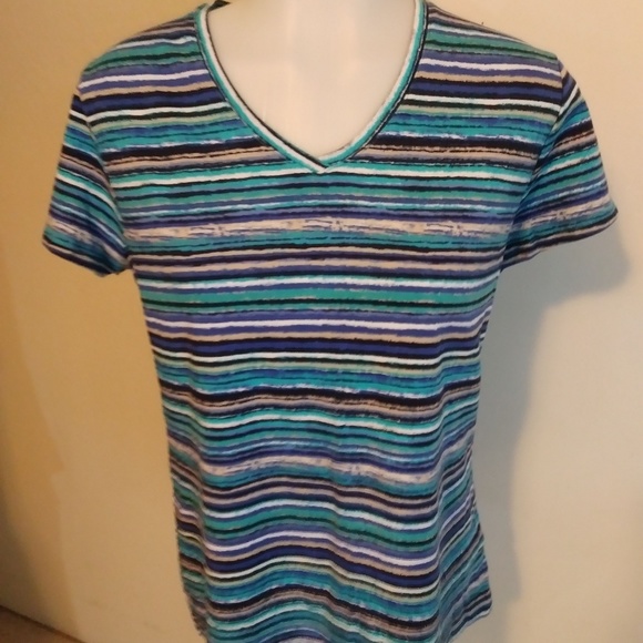 CROFT & BARROW V-neck Tee - Picture 6 of 6